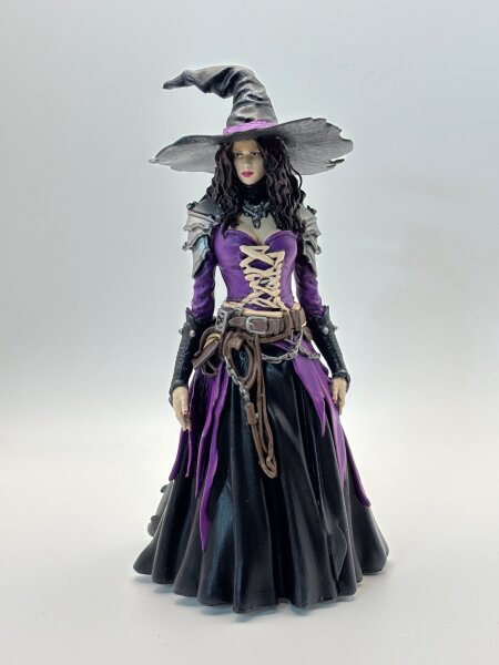 Kampfmagierin / Hexe, handbemalt